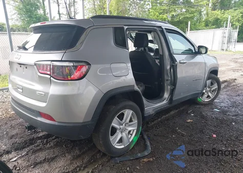 2022 Jeep Compass Latitude Fwd z USA, uszkodzony, nr VIN 3C4NJCBB0NT140157